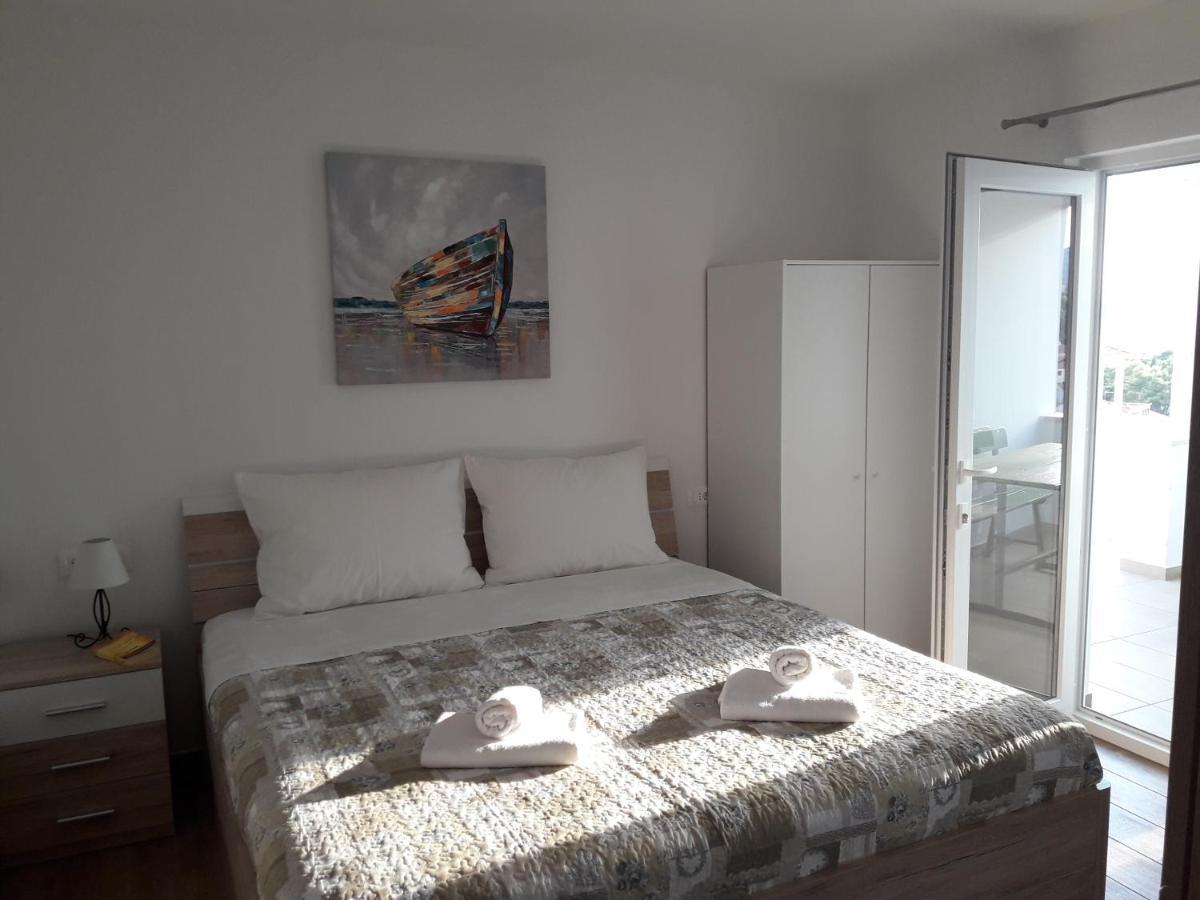 Apartments Gracia & Toni Трогір Екстер'єр фото