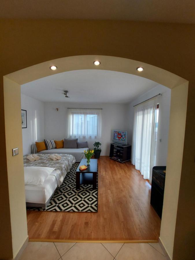 Apartments Gracia & Toni Трогір Екстер'єр фото